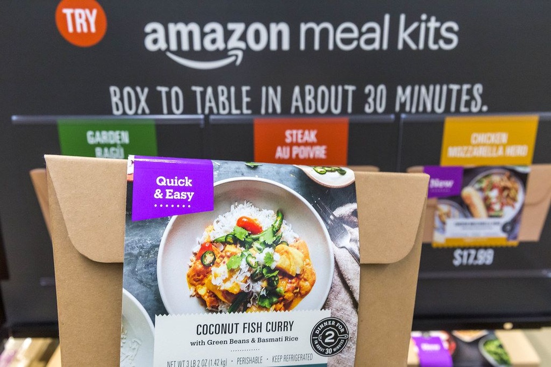 En matkasse från Amazon med en måltid bestående av kokosfiskcurry, som är färdig på cirka 30 minuter.